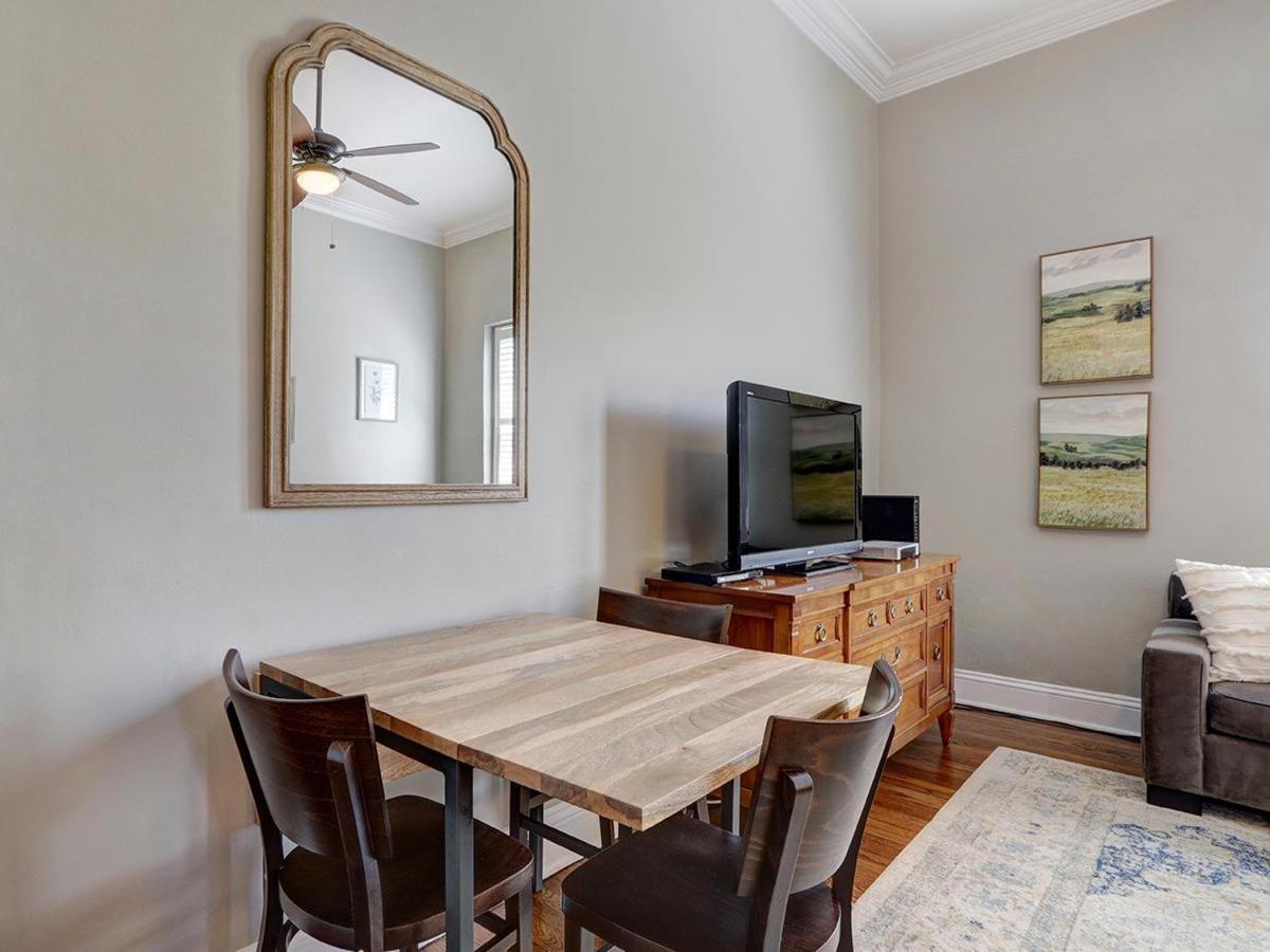 Charm On Liberty Apartment Savannah Bagian luar foto