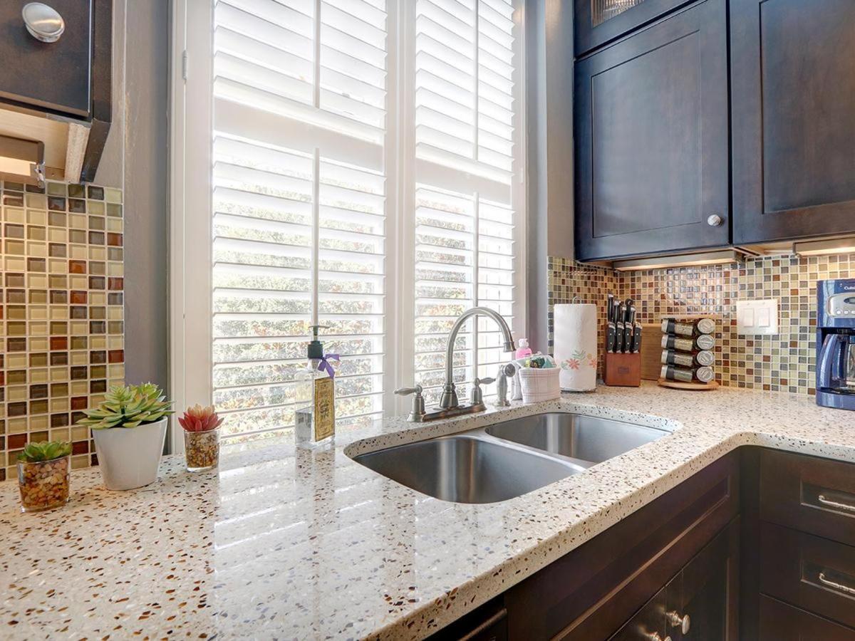 Charm On Liberty Apartment Savannah Bagian luar foto