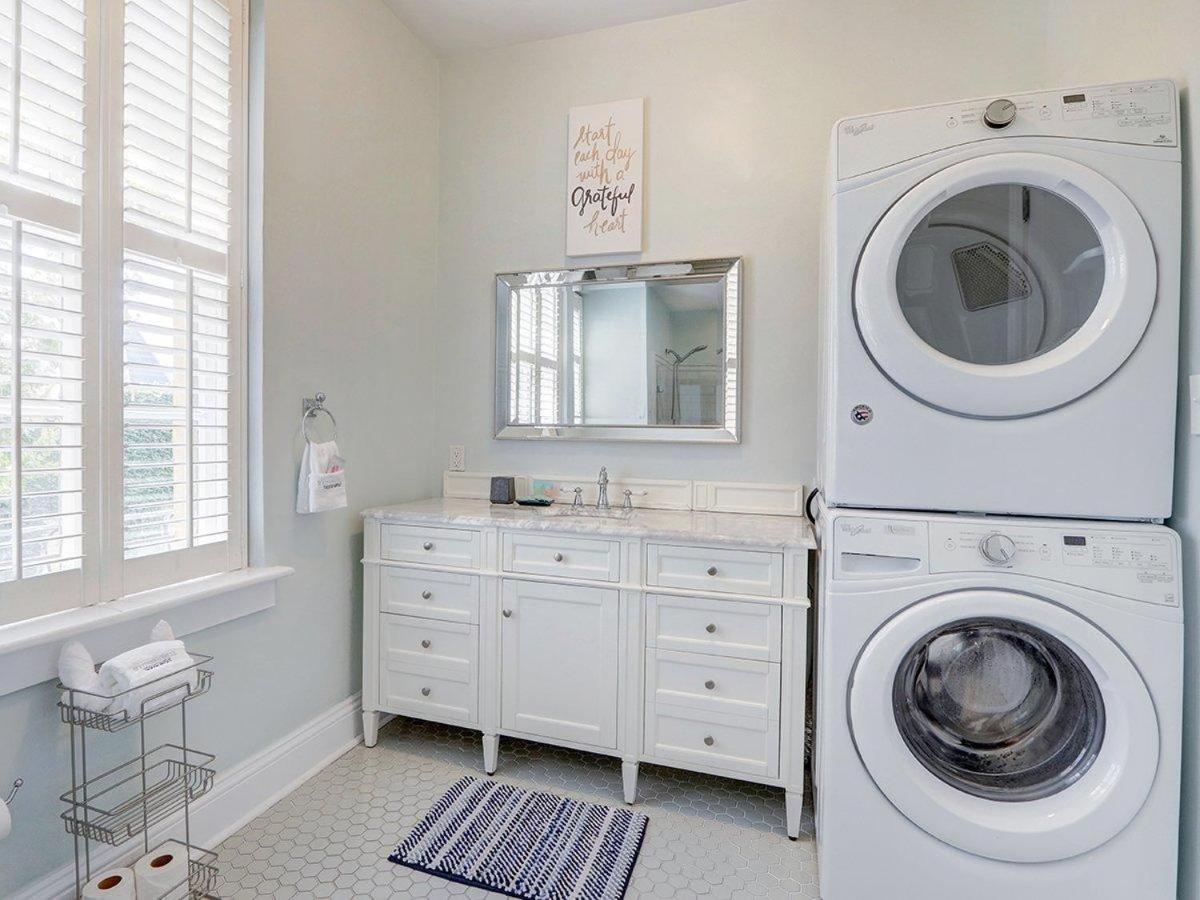 Charm On Liberty Apartment Savannah Bagian luar foto